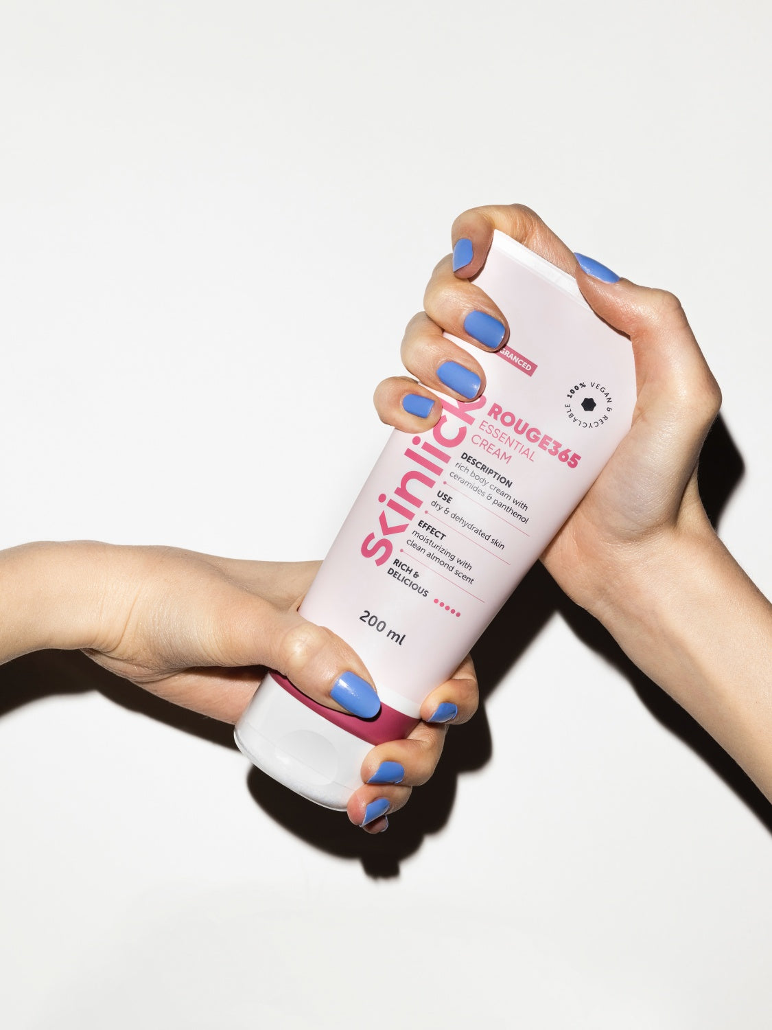 Skinlick Rouge365 Bogata krema za suhu kožu tijela s mirisom pudera i badema